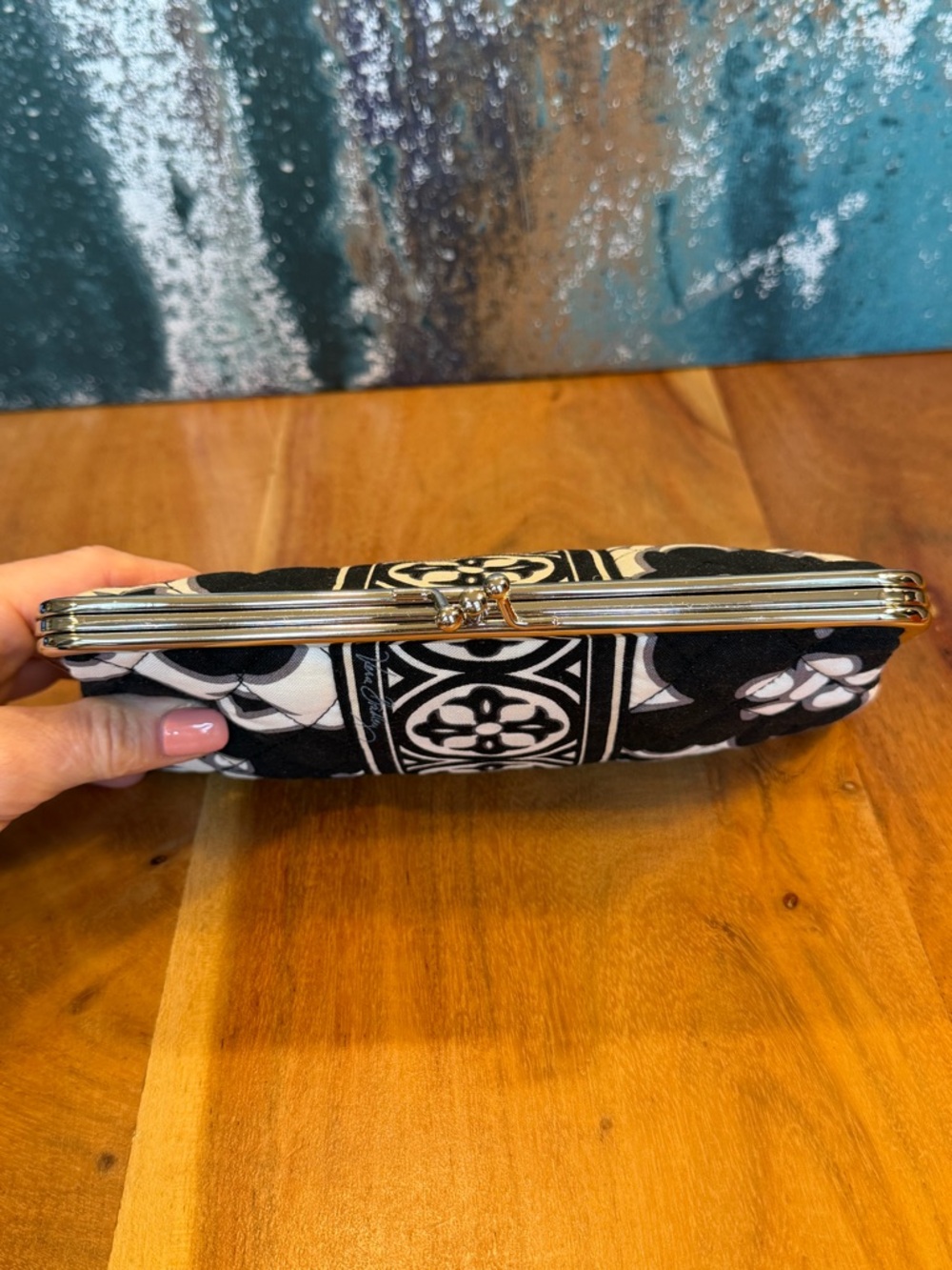 Vera Bradley Classic 2010s Retired Print Kiss Lock Wallet Black/White (NWOT) - Picture 5 of 12